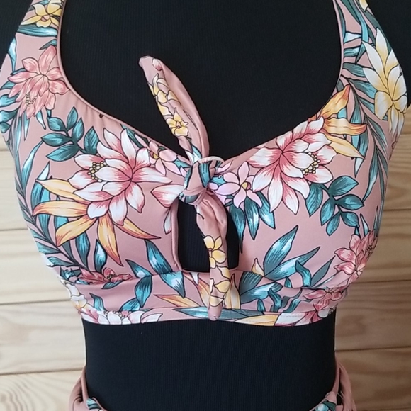 NWT Reversable Bikini - Picture 4 of 4